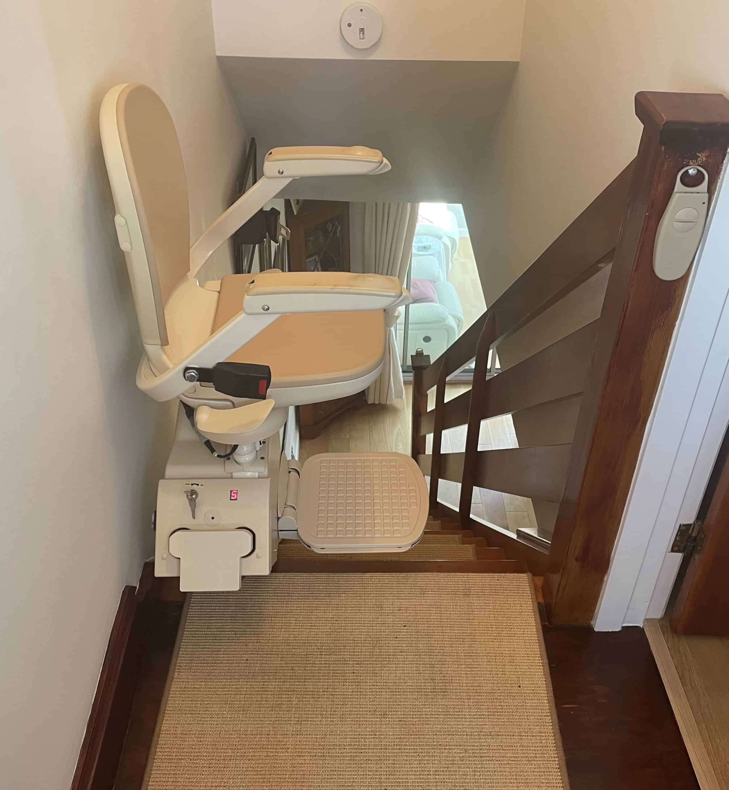 Recon-Brooks-T700-Straight-Stairlifts 2