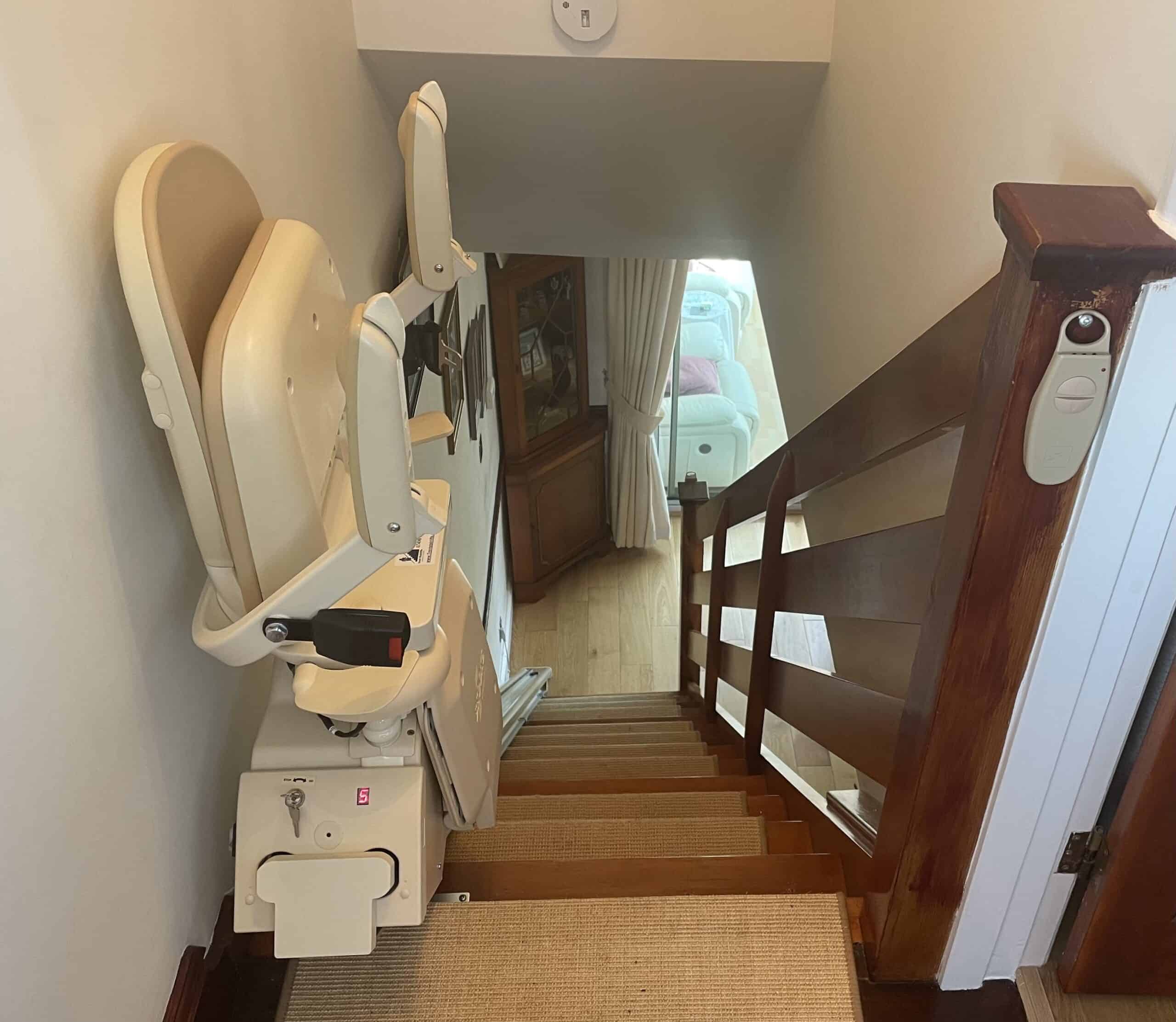 Recon-Brooks-T700-Straight-Stairlifts 3