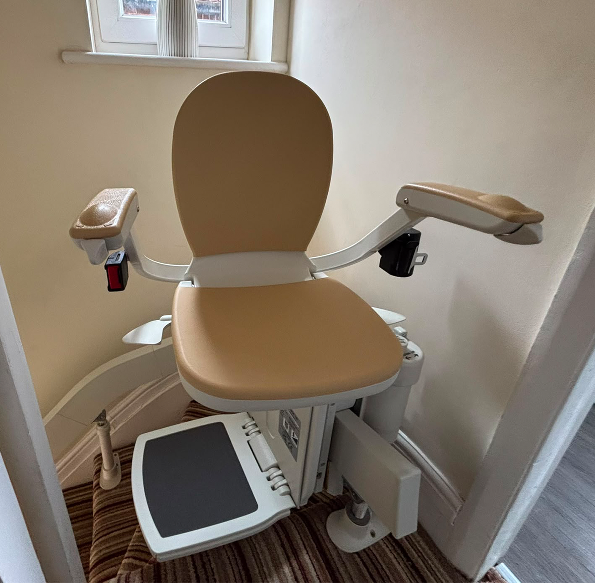 seat-swivelled-curved stairlift seat swivel