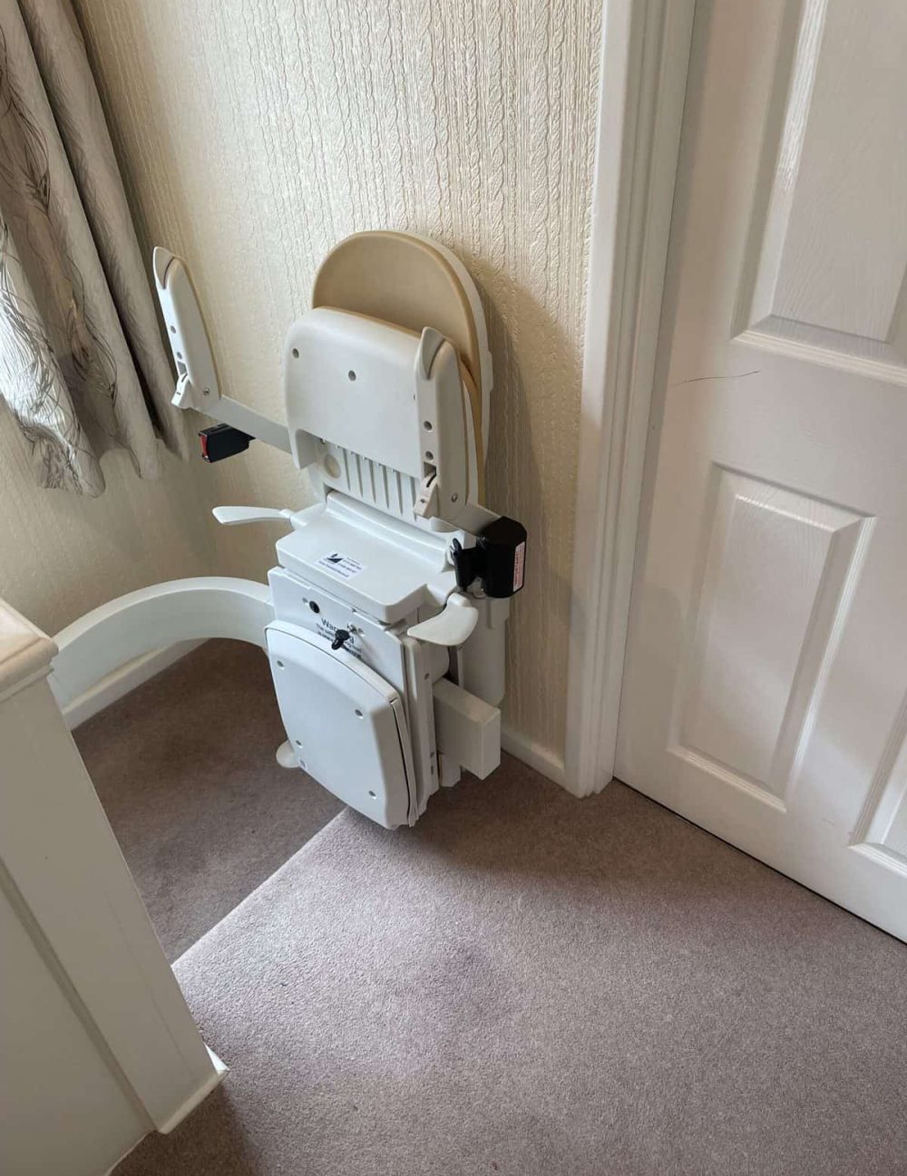 Acorn T565 Reconditioned Curved Stairlift